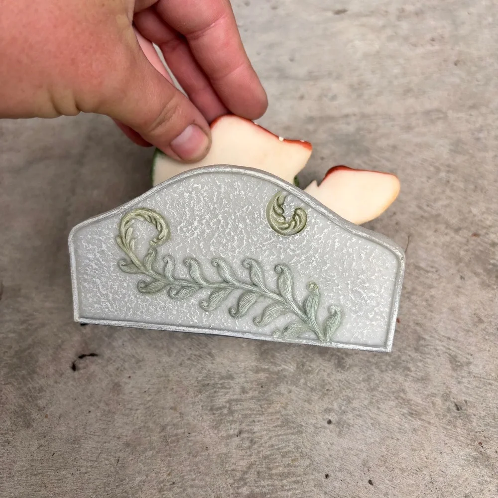 N/A handpainted resin